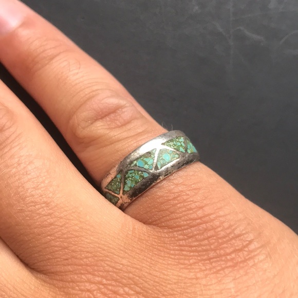 Vintage Jewelry - Hand made sterling Navajo ring w/ turquoise inlay